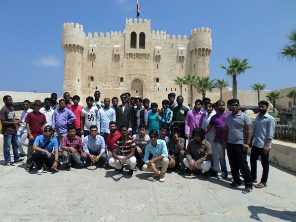 الفوج الثالث لطلاب معسكر البعوث الإسلامية بالإسكندرية يزور "قلعة قايتباي" و "حديقة الحيوان"