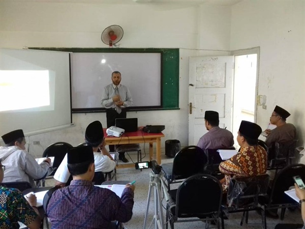 تنظيم دورةٍ تدريبية في علوم القرآن والتفسير لـ17 شيخًا إندونيسيًّا ببعوث الإسكندرية