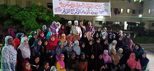 تكريم طالبات الفوج الأول الفائزات بأنشطة المعسكر الصيفي ببعوث الإسكندرية